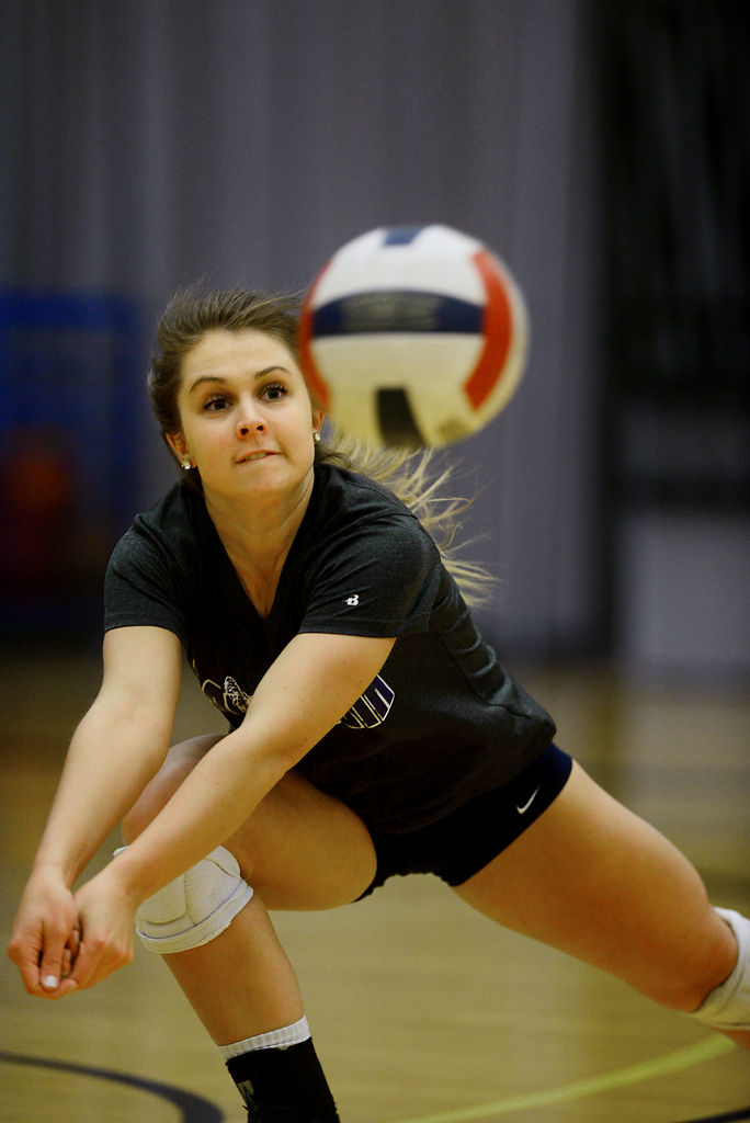 Sami Meyer reaches for a ball